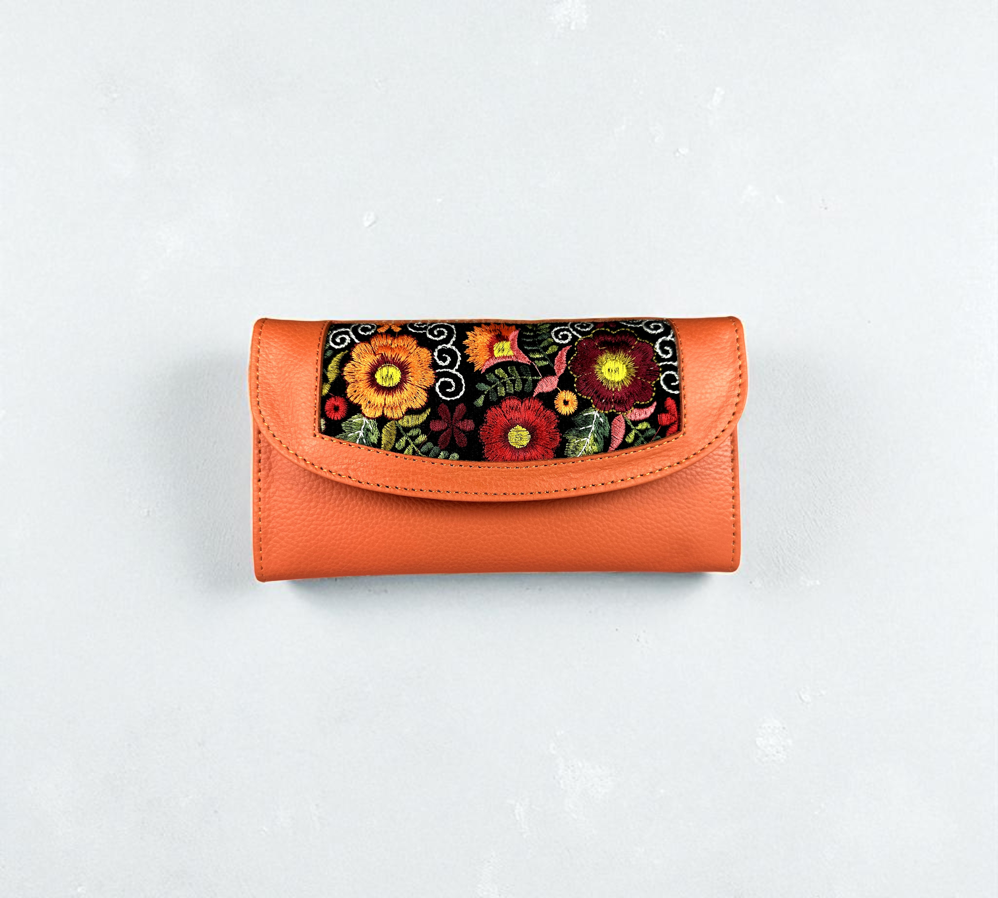 Billetera de mujer Abigail con Bordado