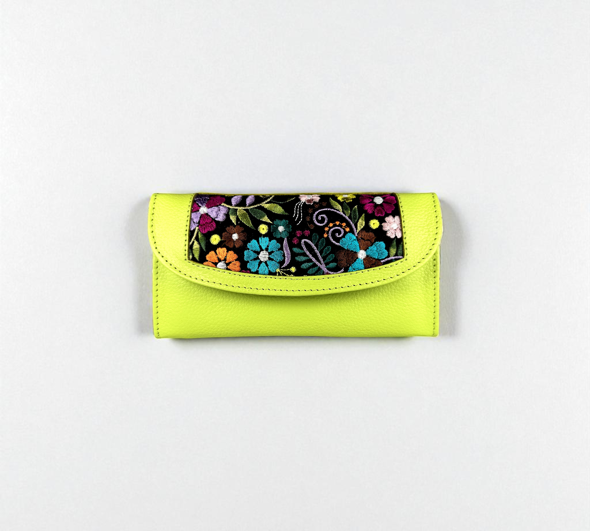 Billetera de mujer Abigail con Bordado