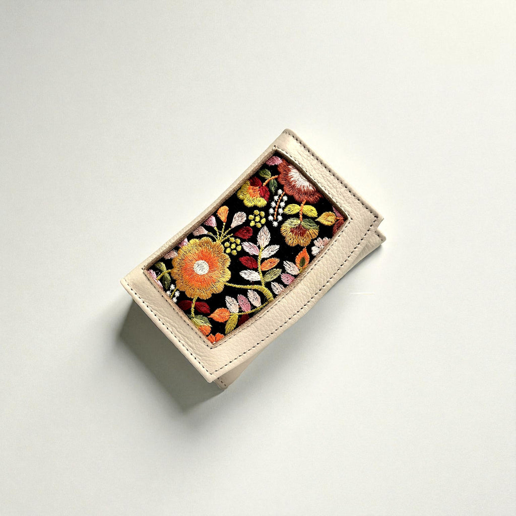 Billetera Andrea con Bordado