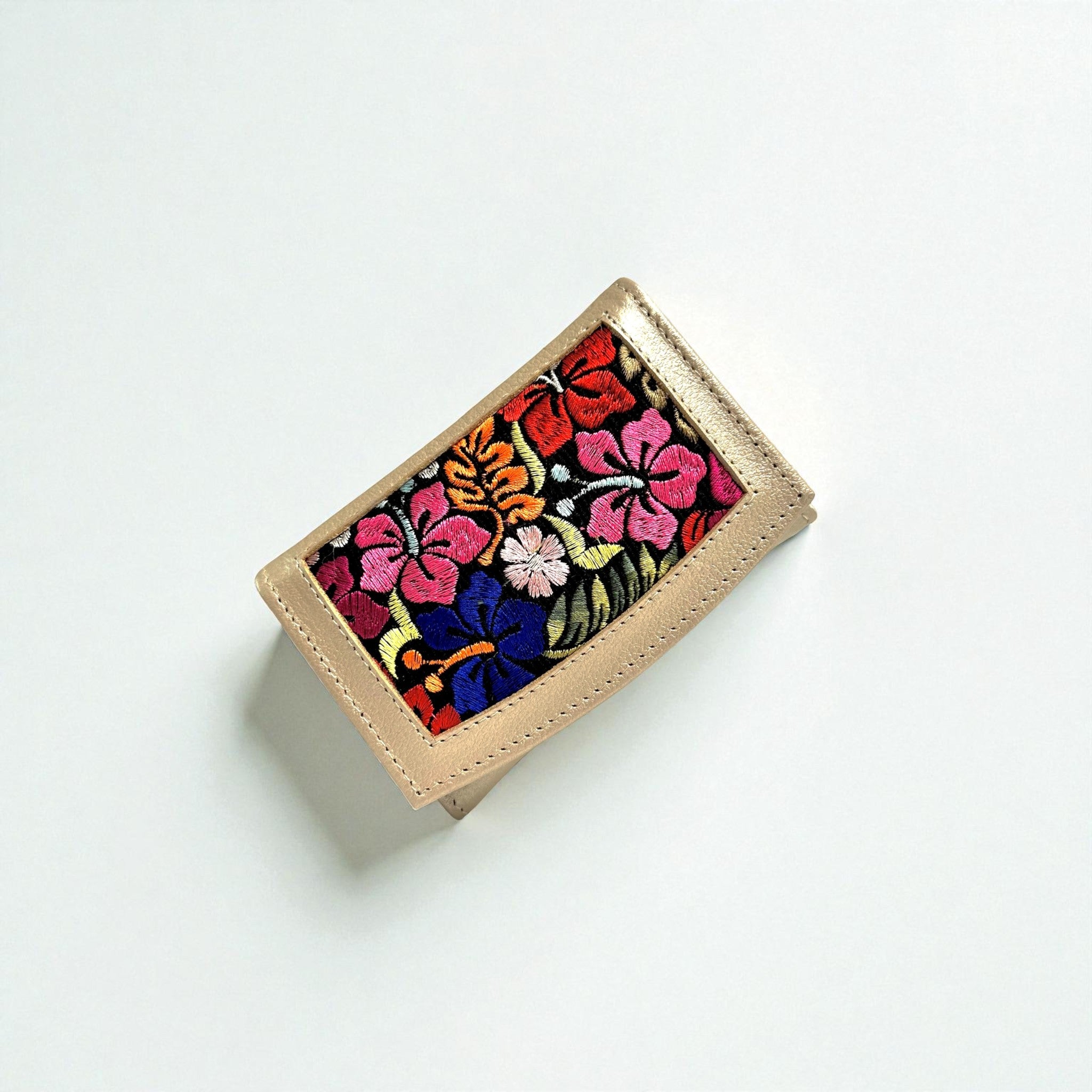 Billetera Andrea con Bordado